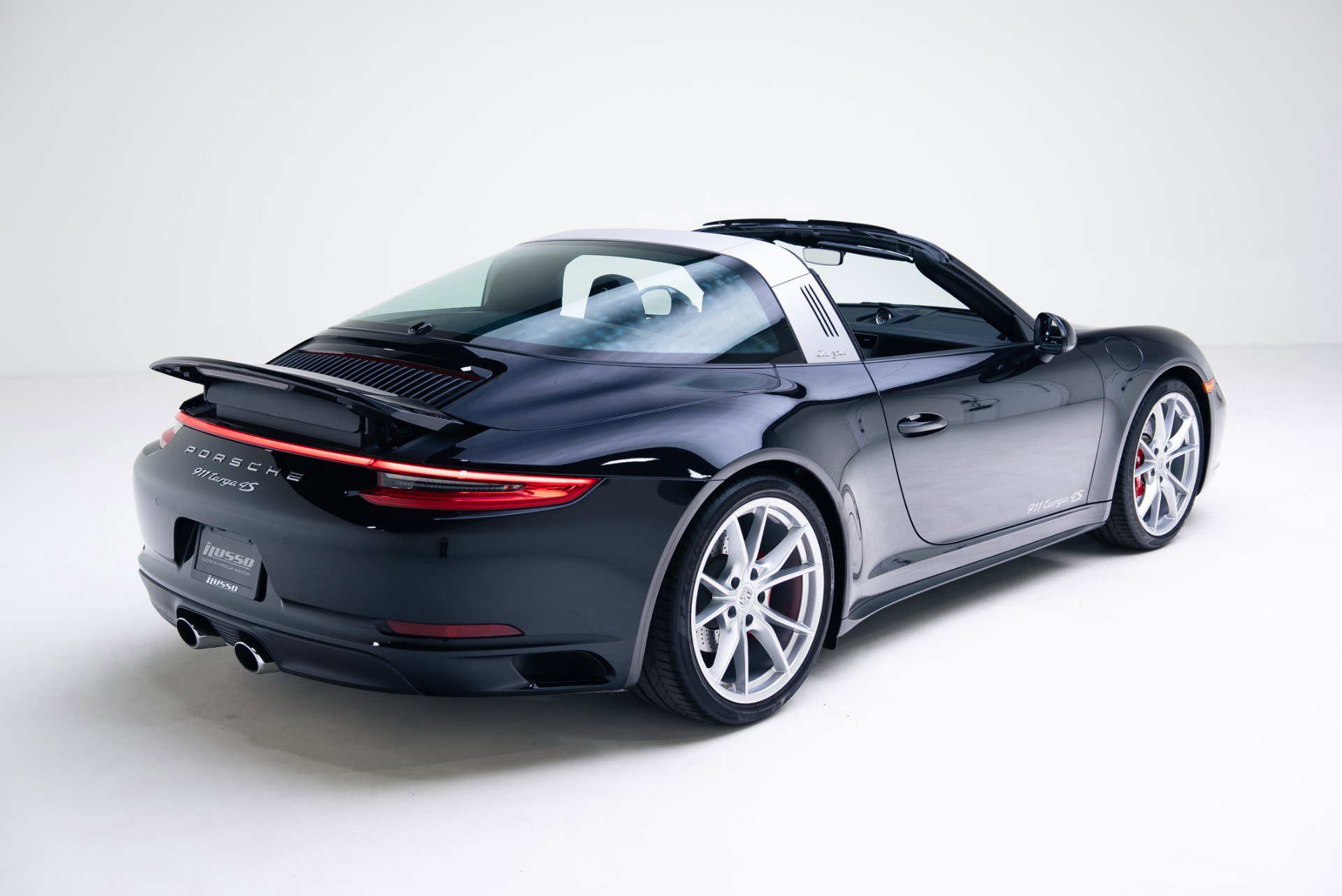 Used 2018 Porsche 911 Targa 4S AWD/4WD image 2