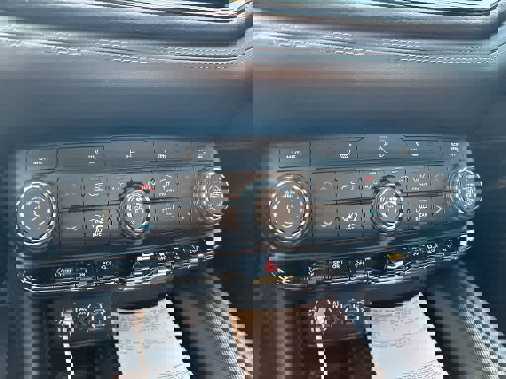 Used 2022 Dodge Durango GT image 23