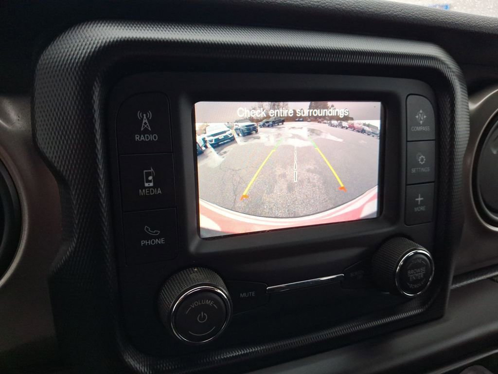 Used 2020 Jeep Wrangler Sport image 15