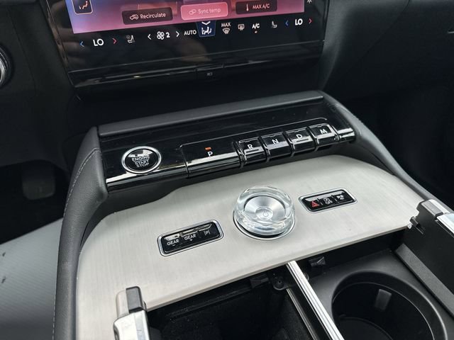 Used 2025 Lincoln Navigator Reserve w/ Jet Appearance Package image 24