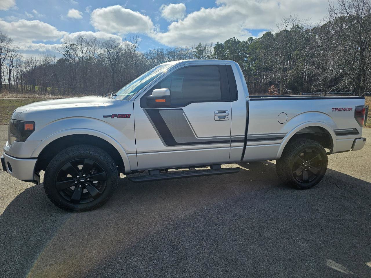 Used 2014 Ford F150 FX4 w/ FX Appearance Package AWD/4WD image 11