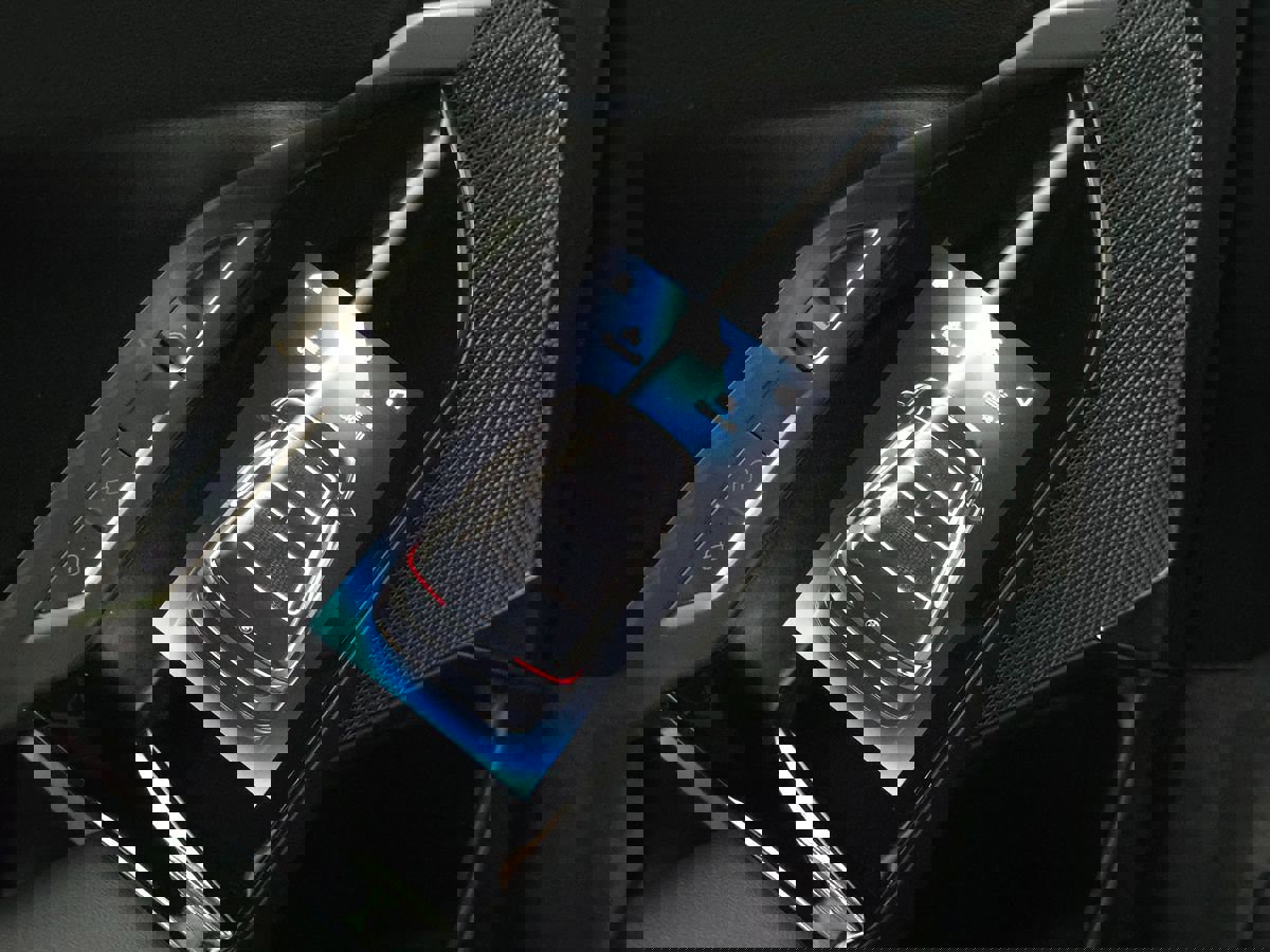 Used 2023 BMW 740i image 28