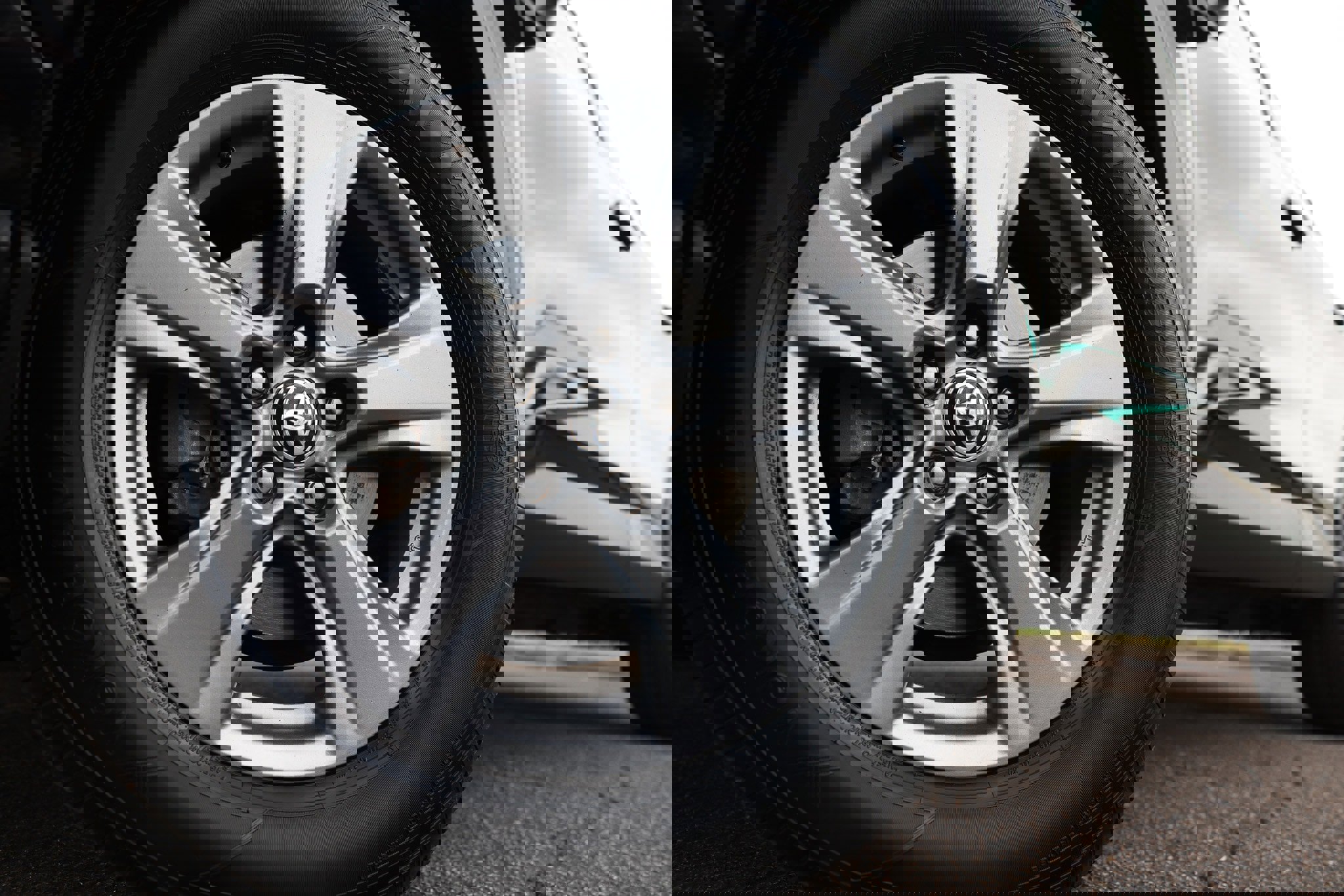 Used 2022 Toyota RAV4 XLE image 35