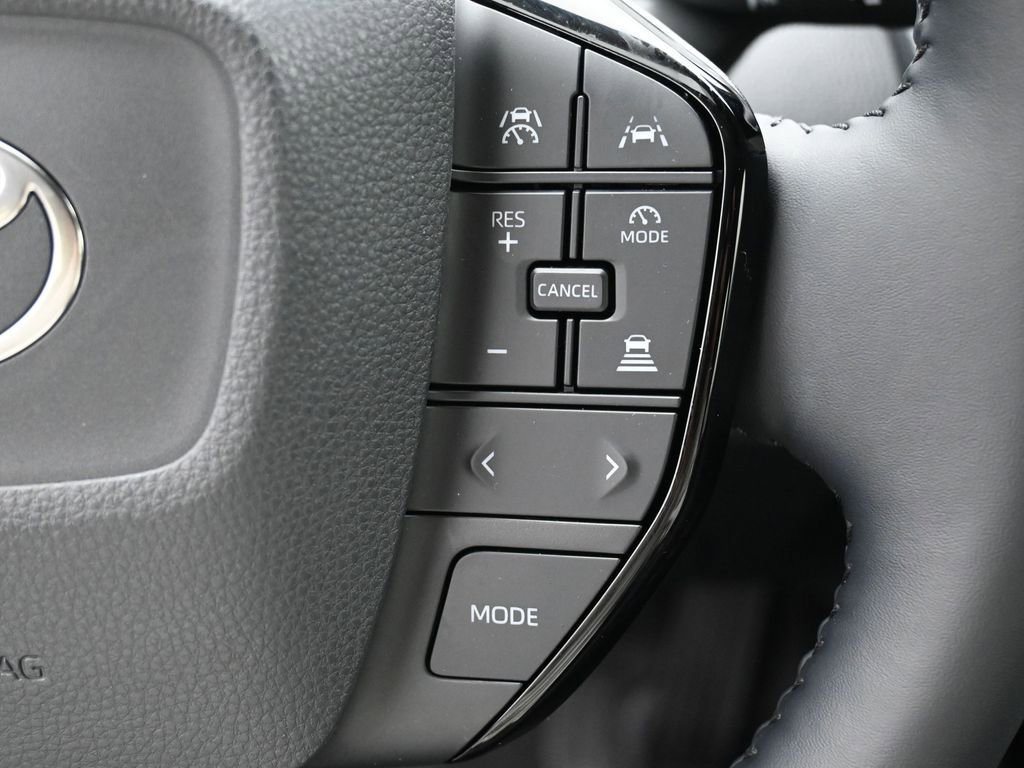 Used 2025 Toyota Prius XLE image 17