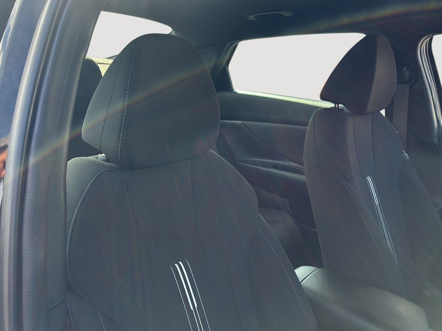 Certified 2025 Hyundai Elantra Sport FWD image 12