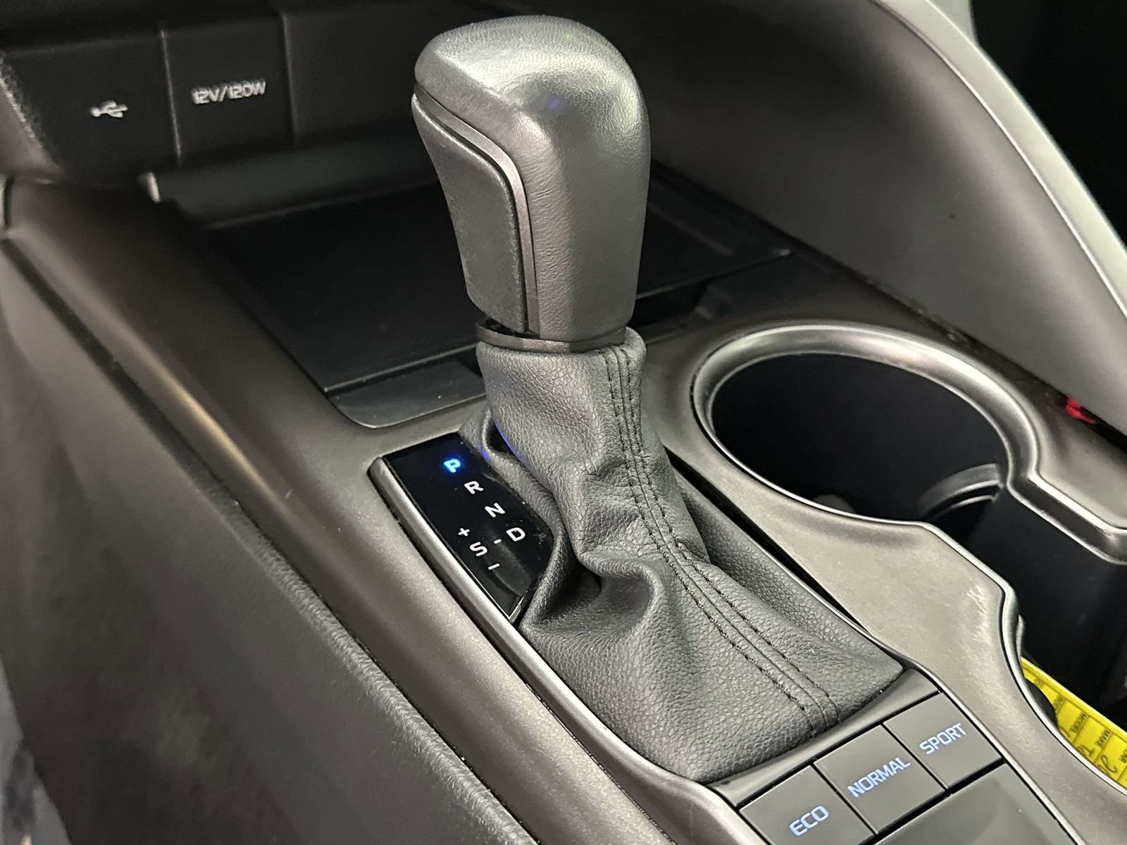 Used 2024 Toyota Camry SE w/ Convenience Package FWD image 20