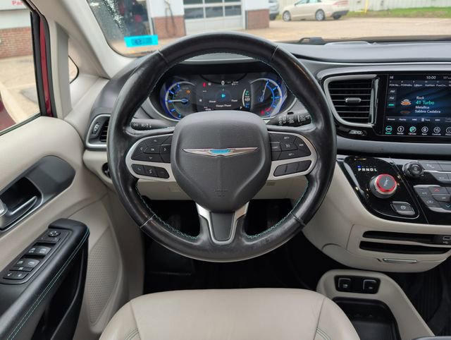 Used 2019 Chrysler Pacifica Touring-L w/ Premium Audio Group FWD image 16