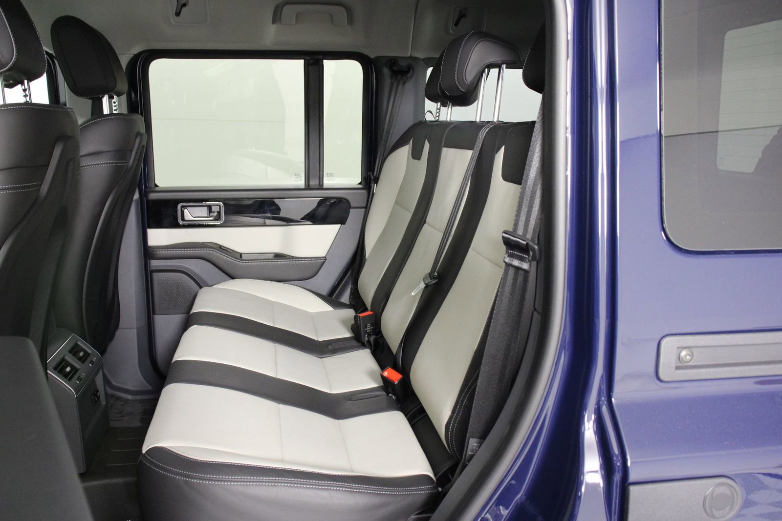 Used 2025 INEOS Grenadier AWD/4WD image 30