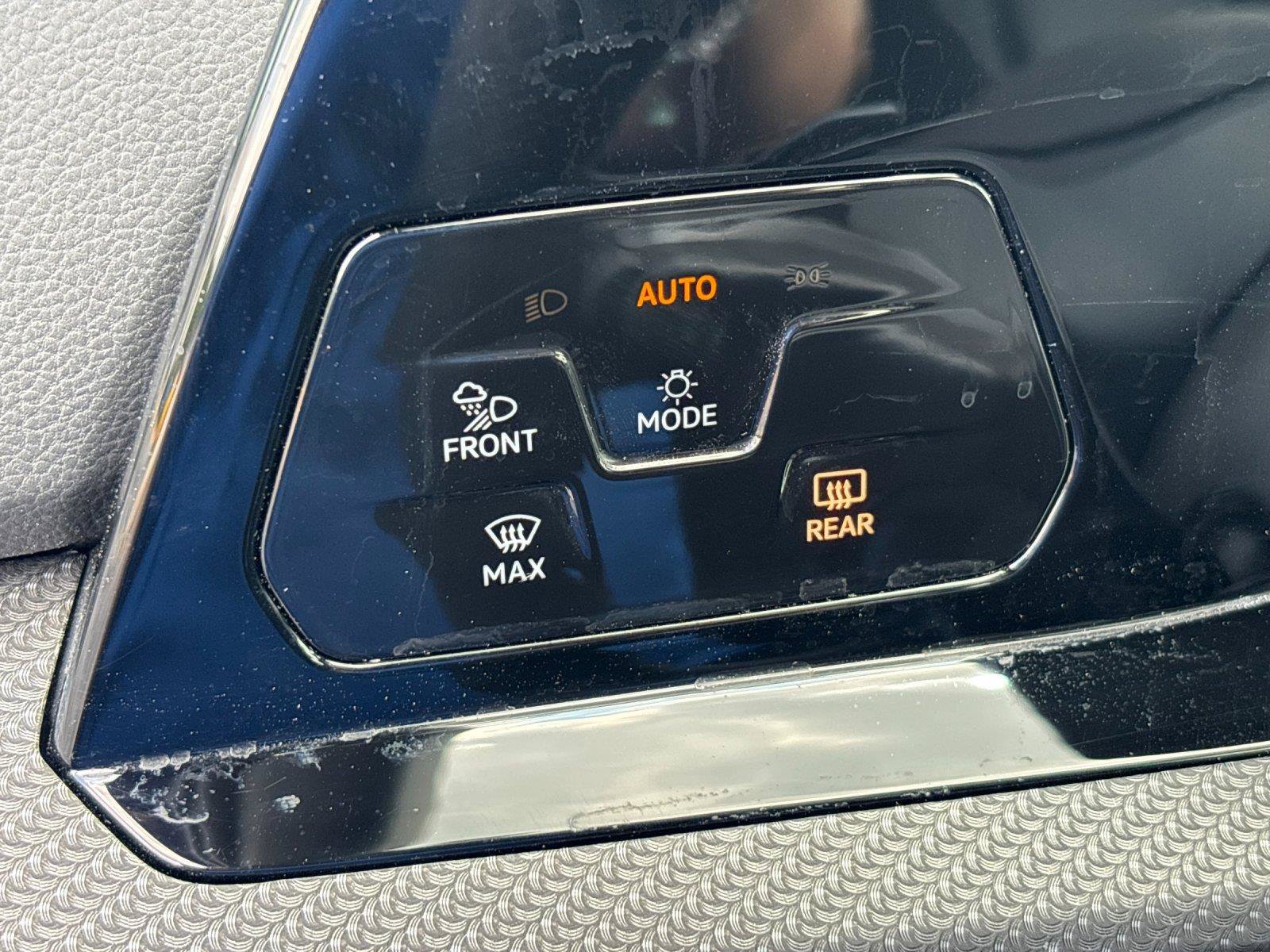 Used 2024 Volkswagen Golf R AWD/4WD image 17