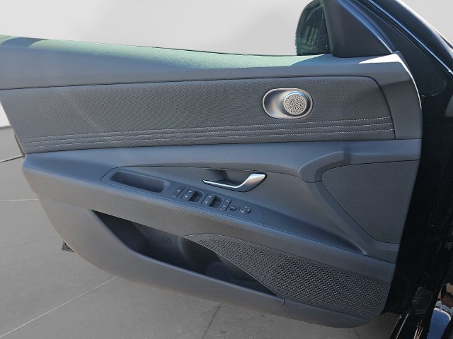 Used 2024 Hyundai Elantra SEL w/ Convenience Package FWD image 29