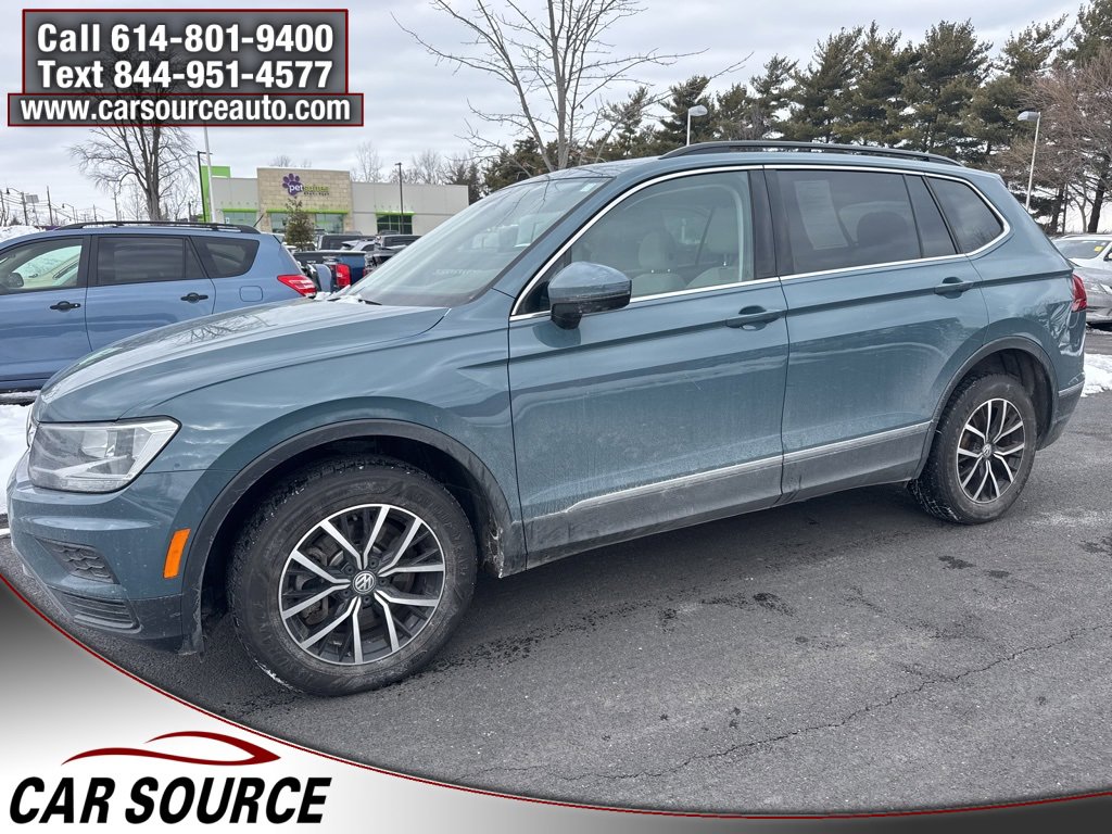 Used 2021 Volkswagen Tiguan SE w/ Panoramic Sunroof Package image 2