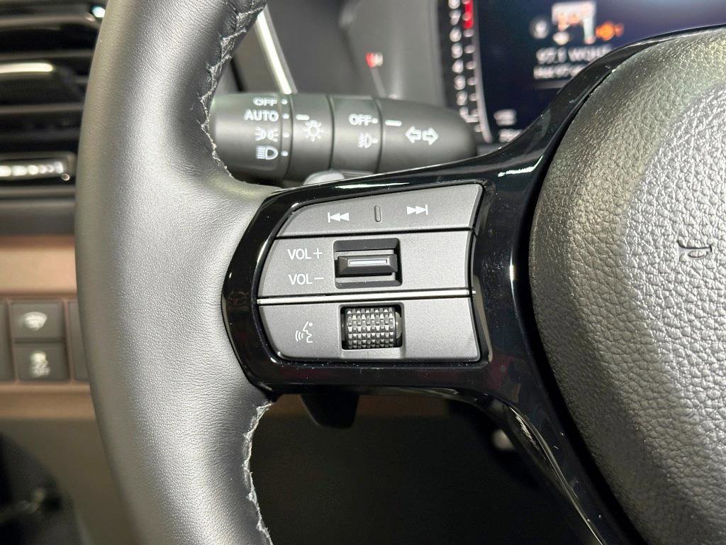 New 2025 Honda Pilot Elite image 16
