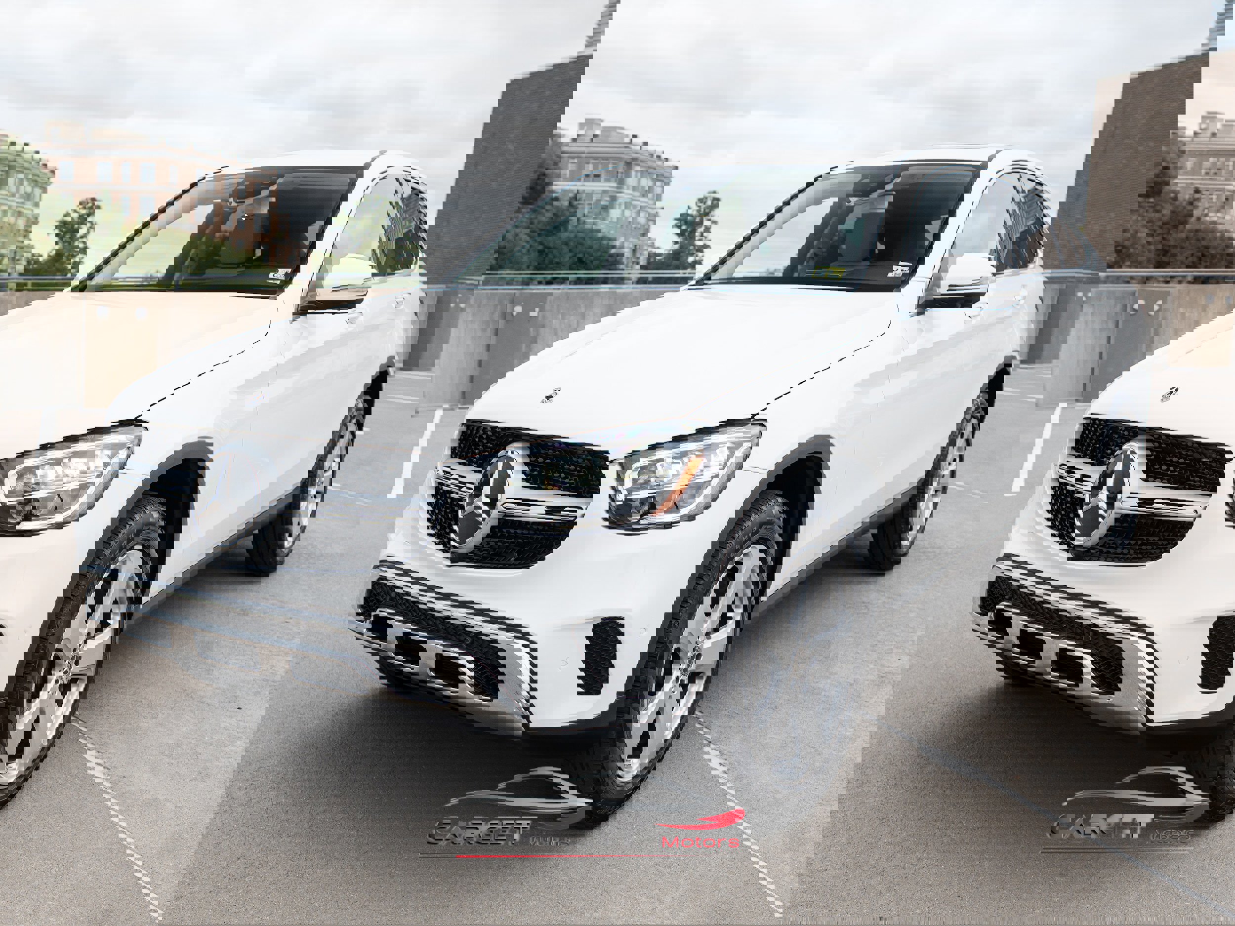 Used 2020 Mercedes-Benz GLC 300 4MATIC image 3