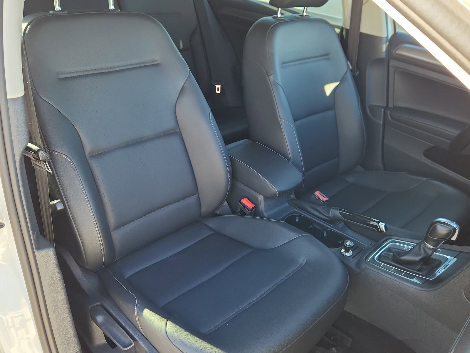 Used 2017 Volkswagen Golf Alltrack SEL image 16