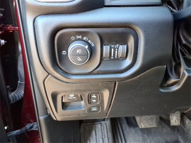 Used 2025 RAM 1500 Laramie w/ Laramie Southwest Edition image 16