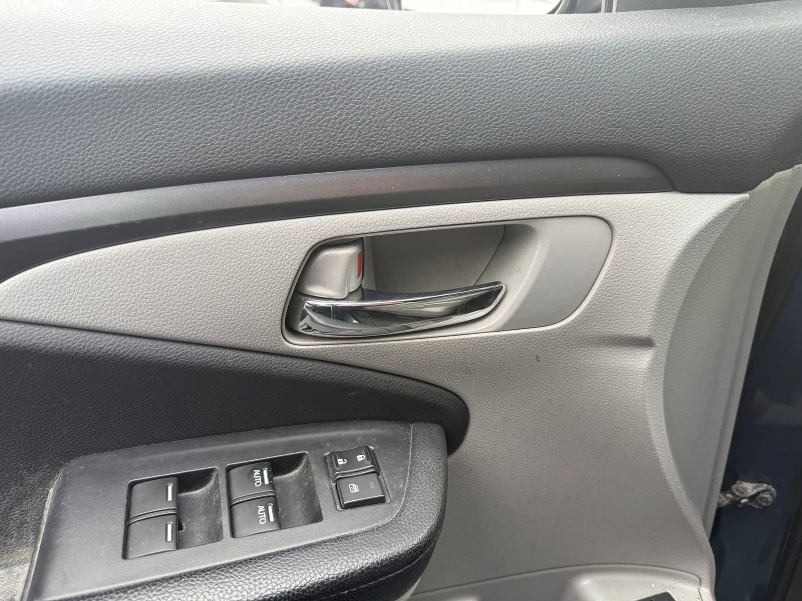 Used 2017 Honda Pilot EX-L image 9