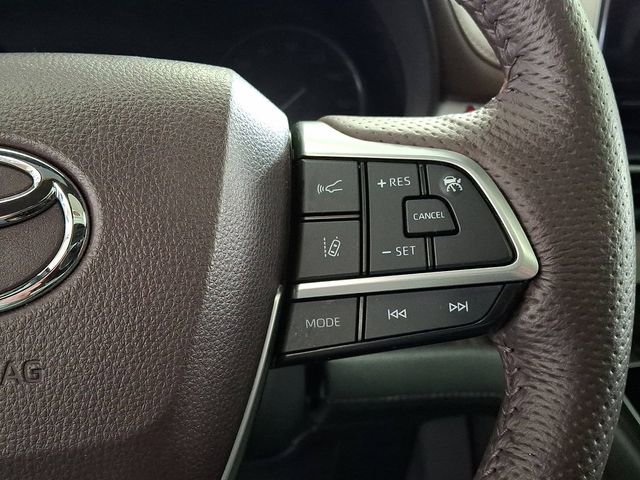 Used 2024 Toyota Sienna Platinum image 22