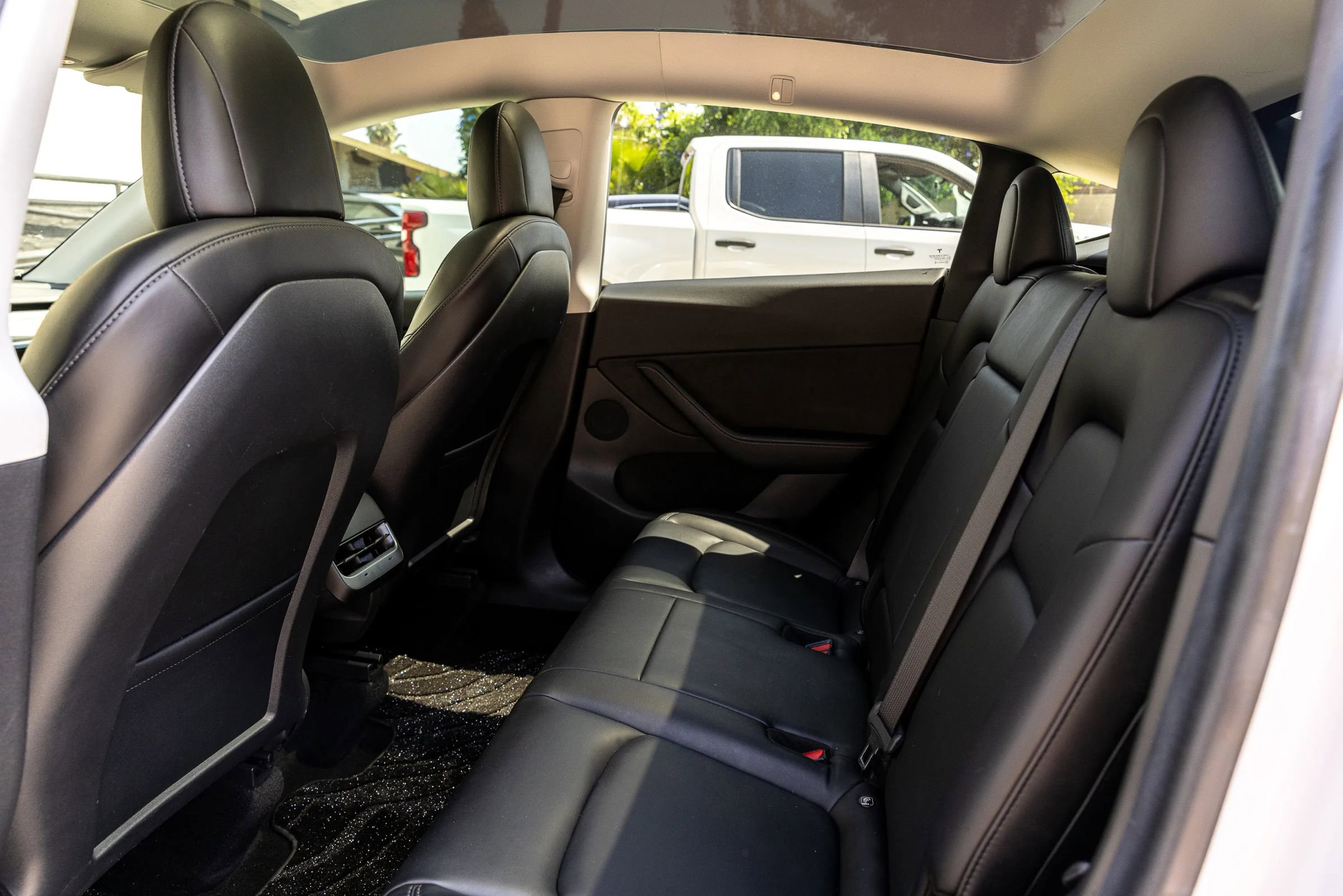 Used 2021 Tesla Model Y Long Range AWD/4WD image 17