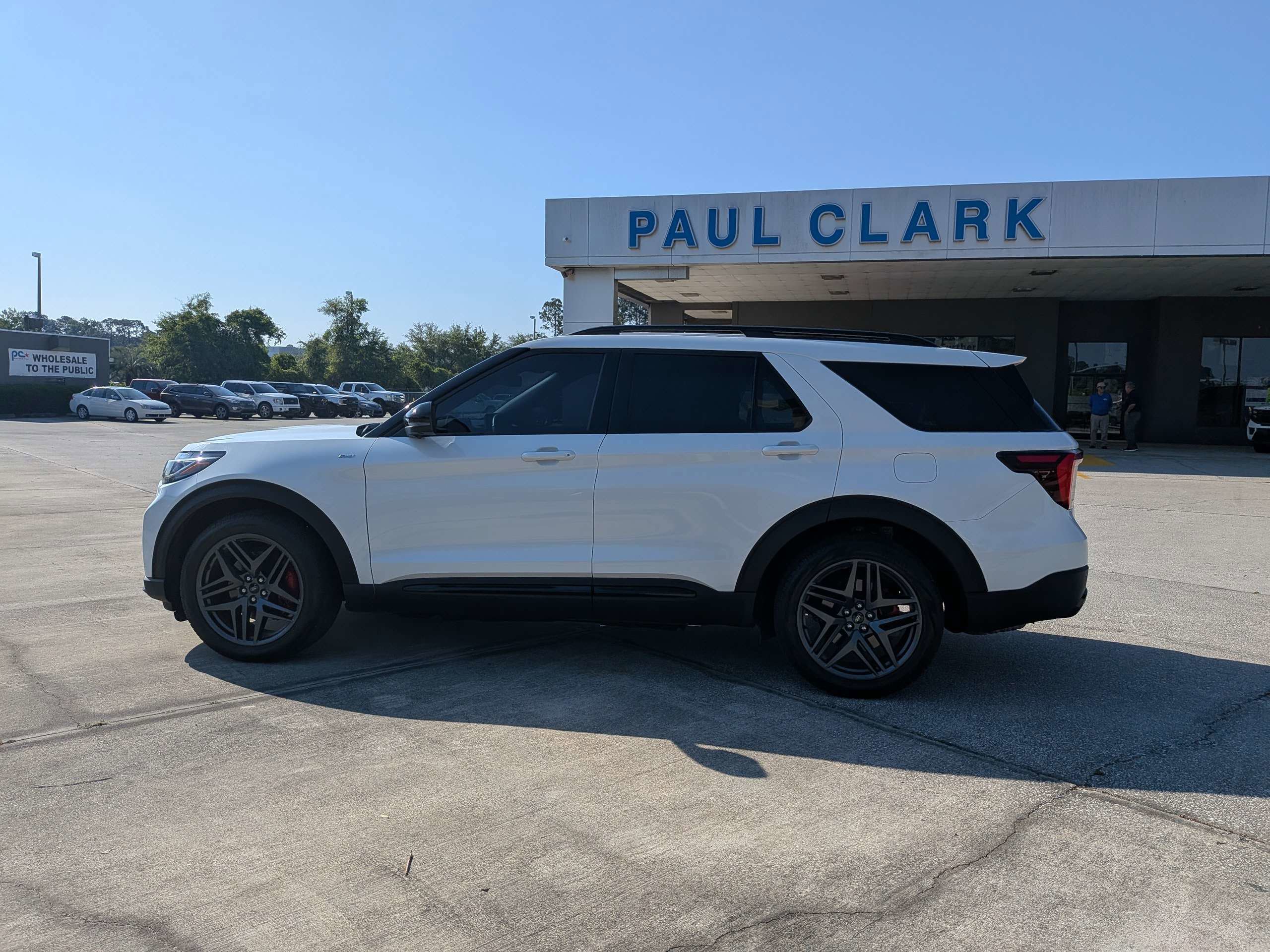 Used 2025 Ford Explorer ST-Line w/ Premium Package RWD image 7