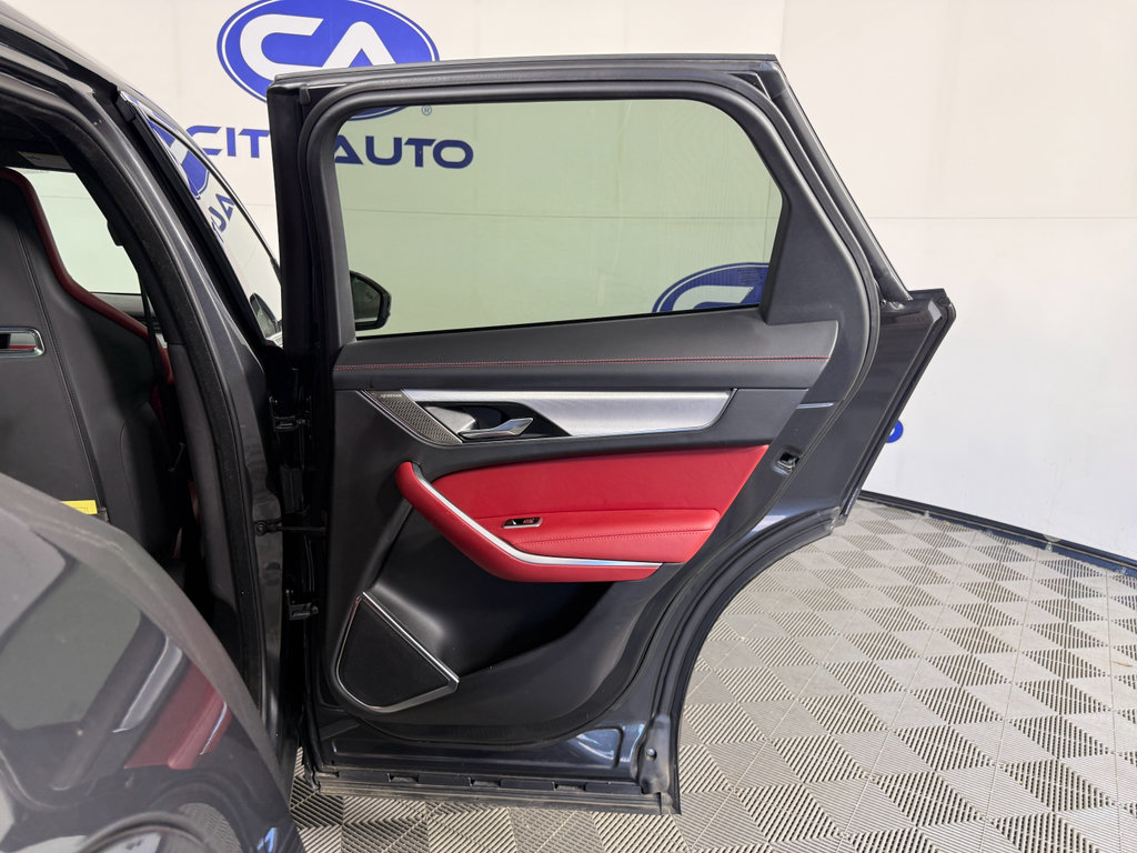 Used 2023 Jaguar F-PACE R-Dynamic S image 14