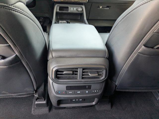Used 2025 Honda Pilot Touring image 19