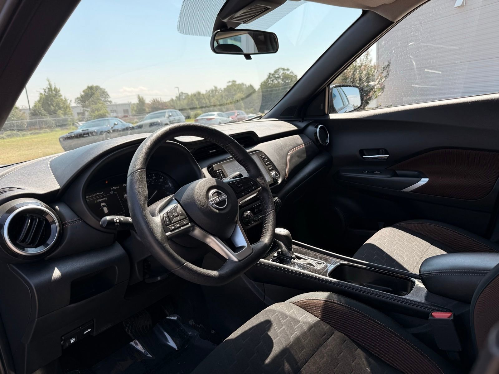 Used 2024 Nissan Kicks SR image 12