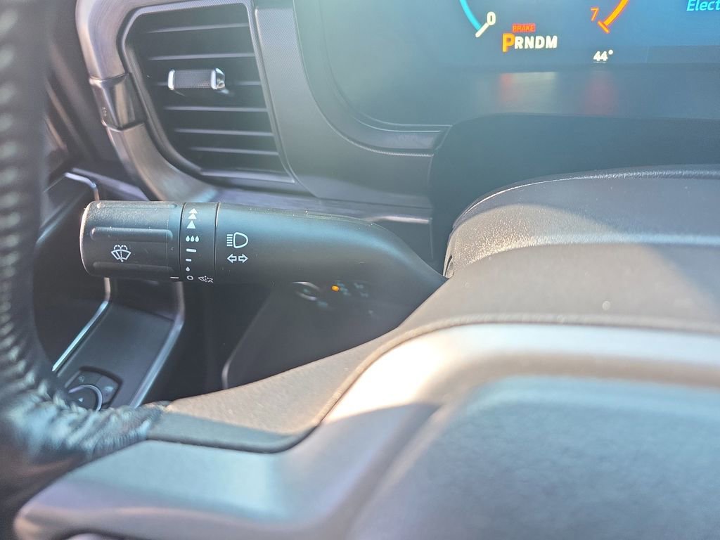 Certified 2022 Ford F150 Lariat w/ Equipment Group 502A High image 40