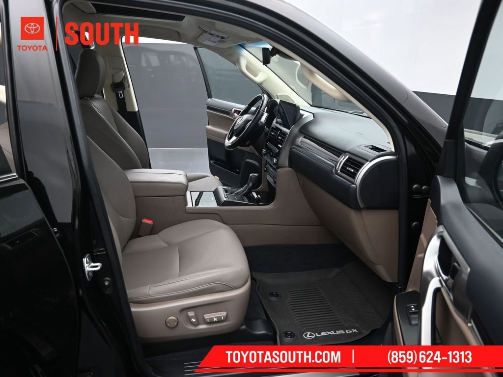 Used 2023 Lexus GX 460 Premium w/ Premium Package image 40