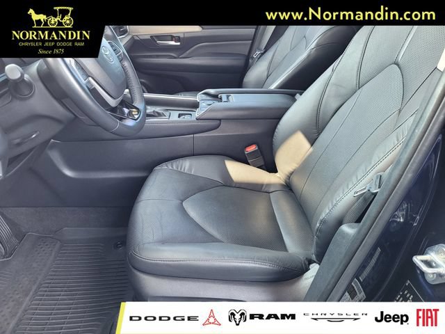 Used 2024 Toyota Grand Highlander AWD image 14
