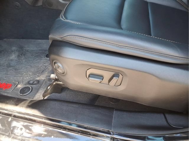 Used 2025 Jeep Wrangler Unlimited Sahara AWD/4WD image 20