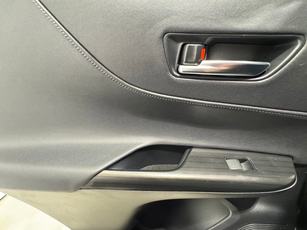 Used 2021 Toyota Venza XLE w/ Softex Package image 20