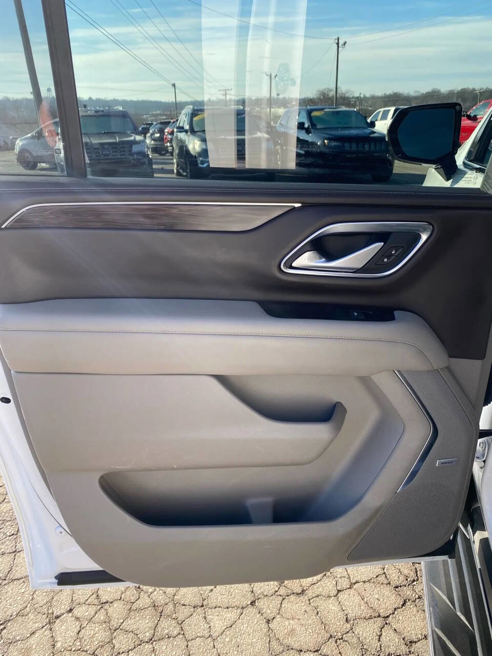 Used 2022 Chevrolet Suburban LT w/ LT Signature Plus Package image 21