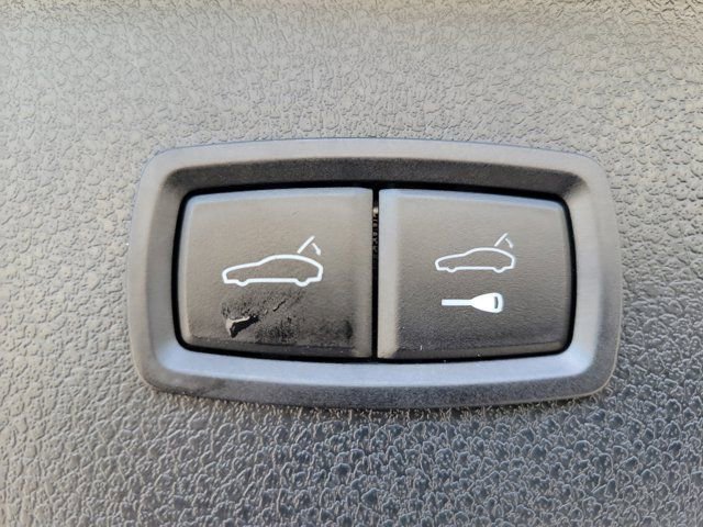 Used 2024 Porsche Macan image 12