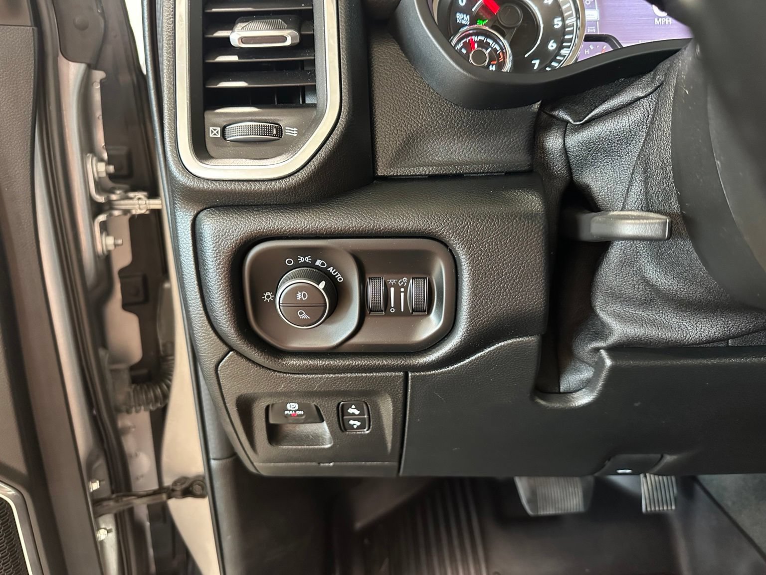Used 2021 RAM 1500 Laramie AWD/4WD image 22