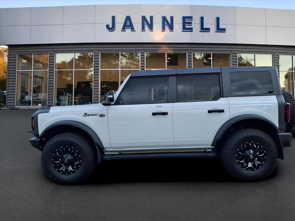 Used 2023 Ford Bronco Wildtrak image 5