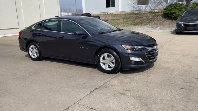 Used 2023 Chevrolet Malibu LT image 2