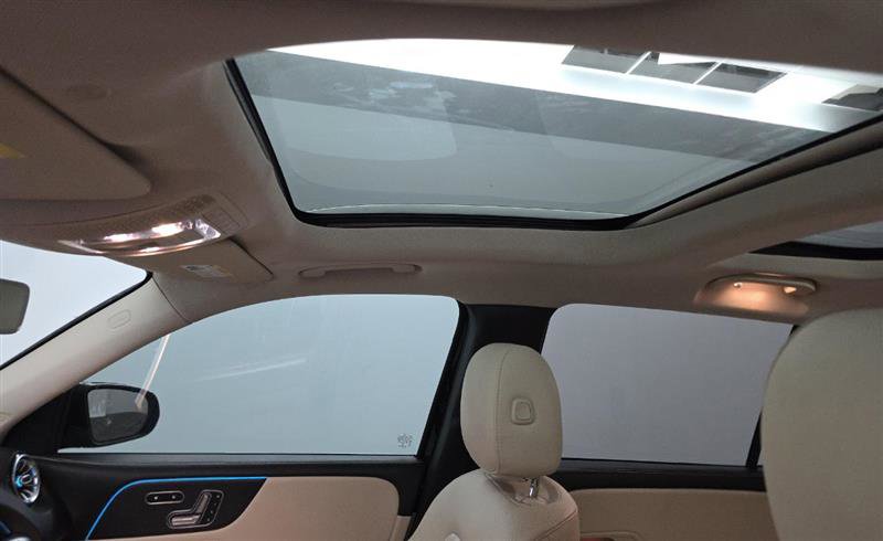 Used 2021 Mercedes-Benz GLB 250 GLB 250 w/ Premium Package image 5