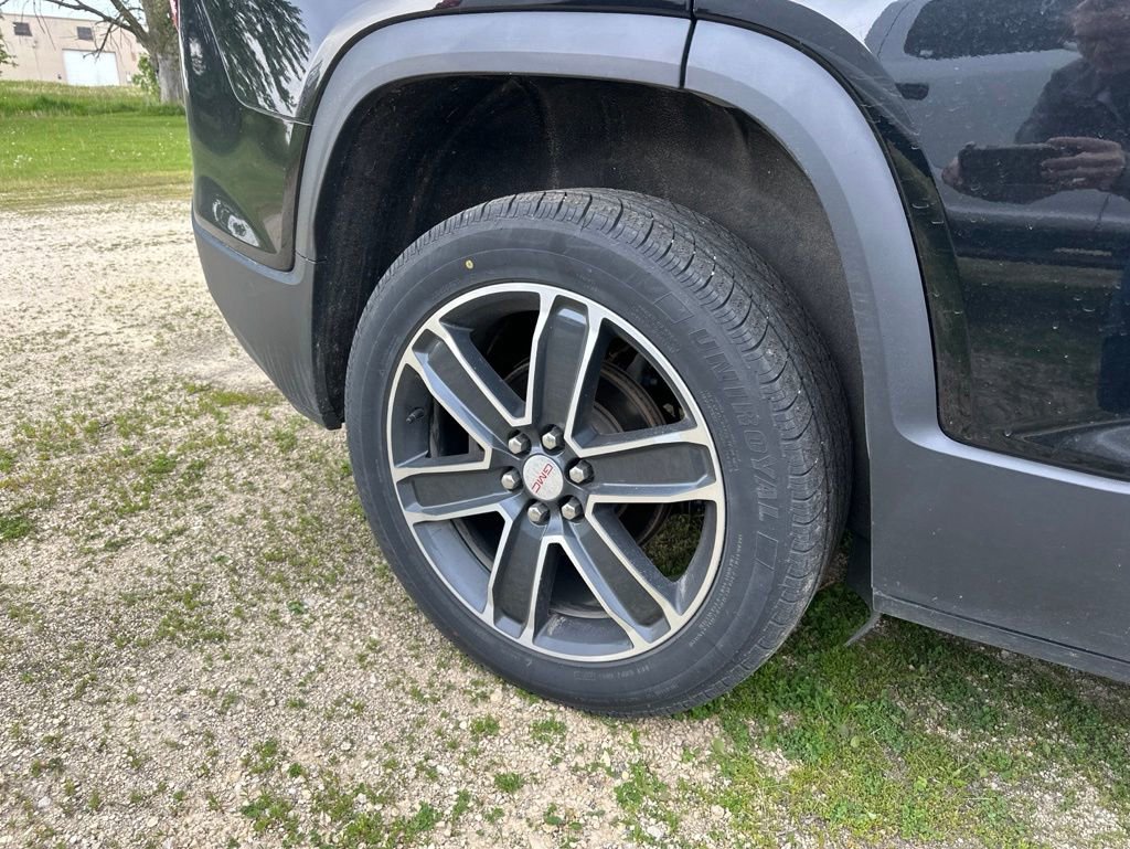 Used 2021 GMC Acadia SLT w/ Technology Package AWD/4WD image 7