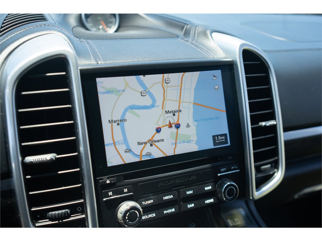 Used 2017 Porsche Cayenne image 25