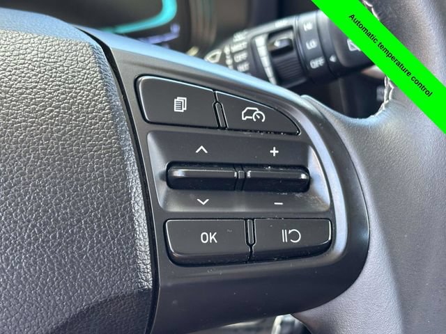 Used 2023 Hyundai Venue SEL FWD image 15