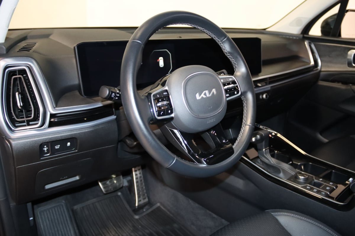 Used 2025 Kia Sorento SX AWD/4WD image 37