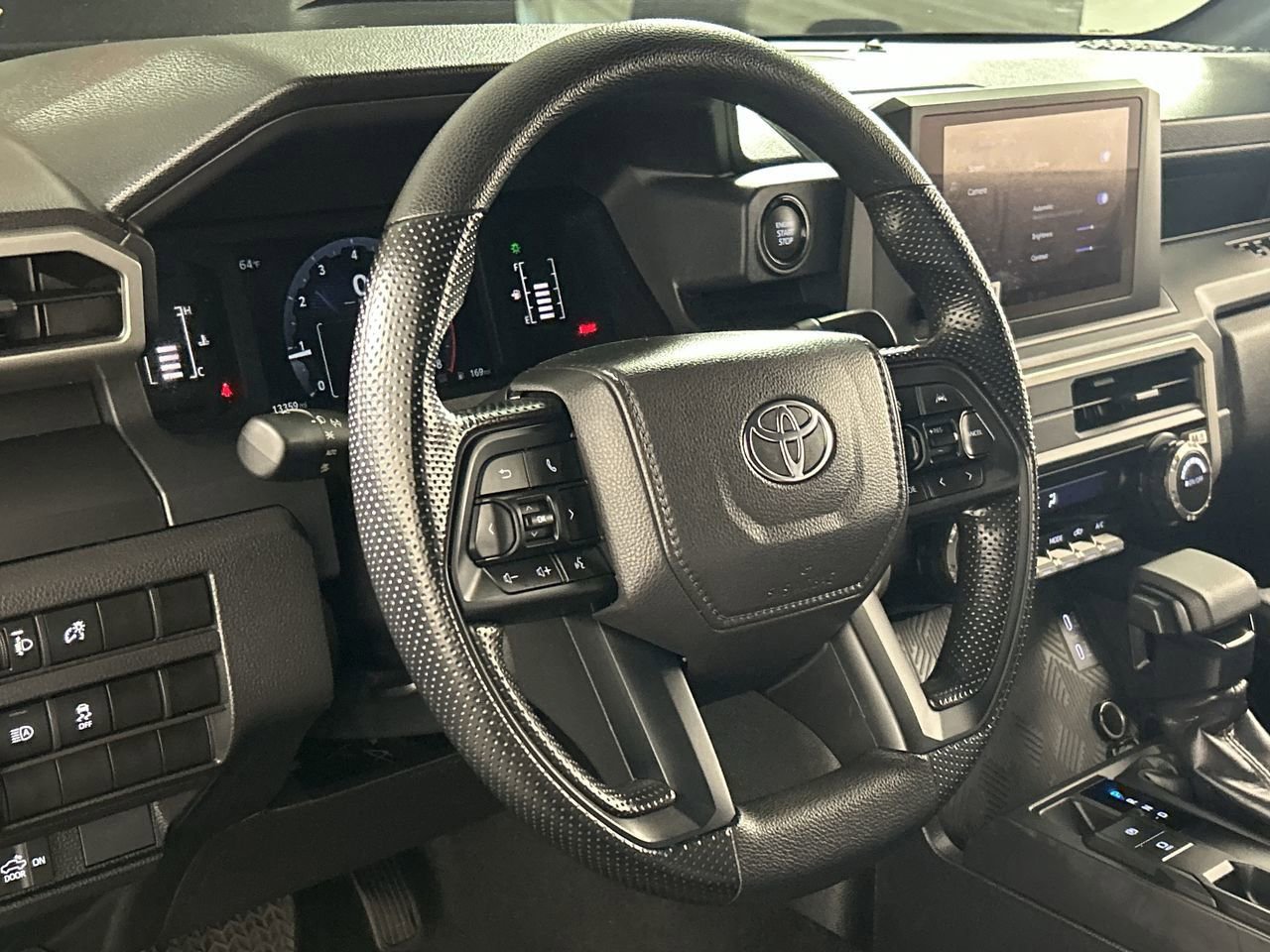 Used 2025 Toyota Tacoma SR image 13