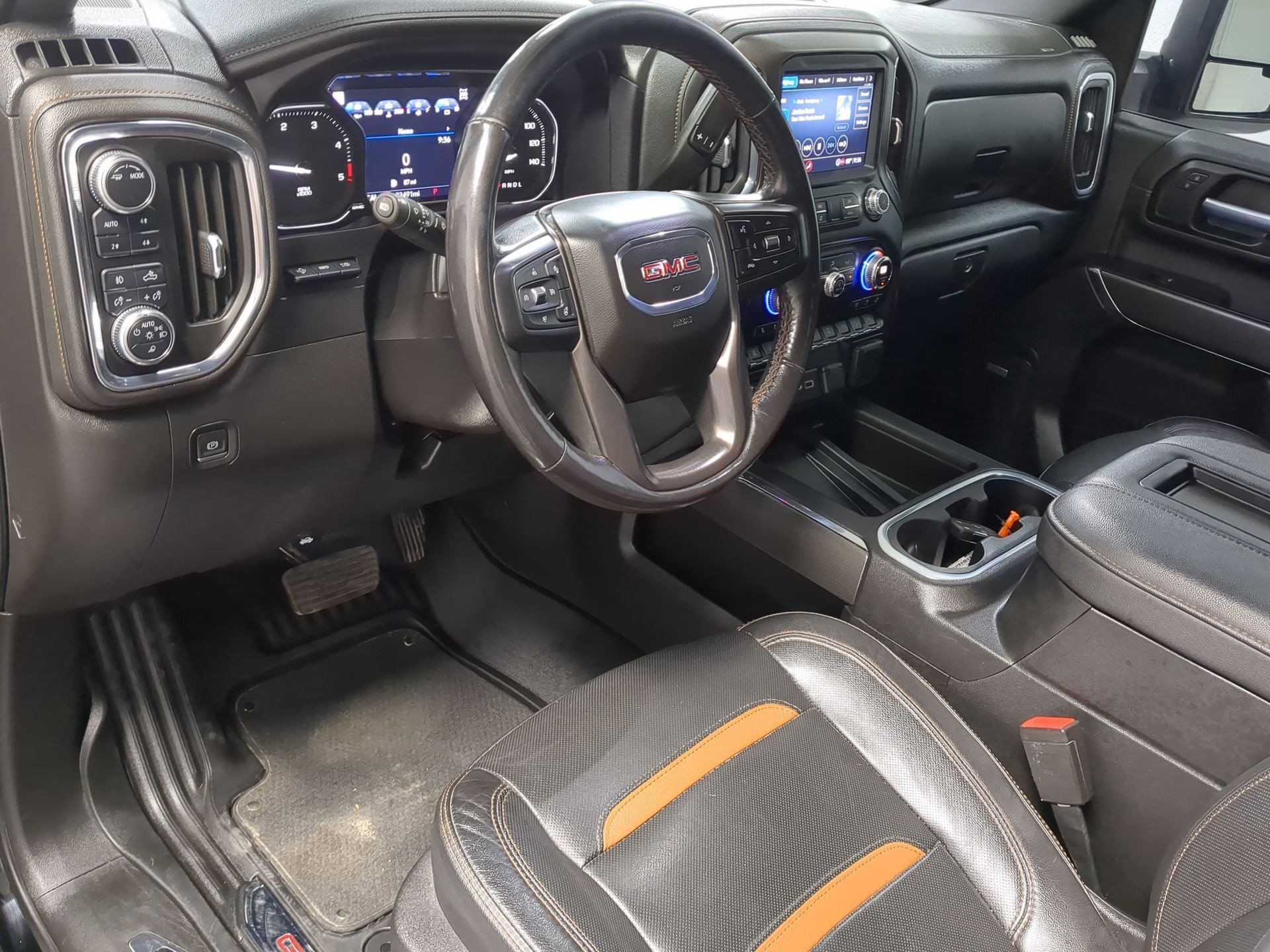 Used 2022 GMC Sierra 3500 AT4 w/ AT4 Premium Plus Package image 11