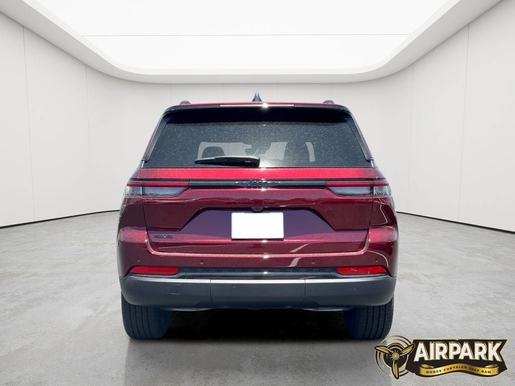 New 2025 Jeep Grand Cherokee Altitude AWD/4WD image 6