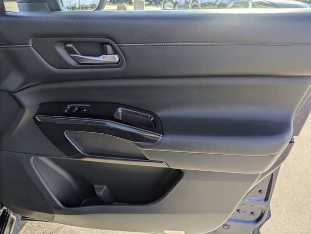 Used 2022 Nissan Pathfinder SV w/ SV Black Package image 34