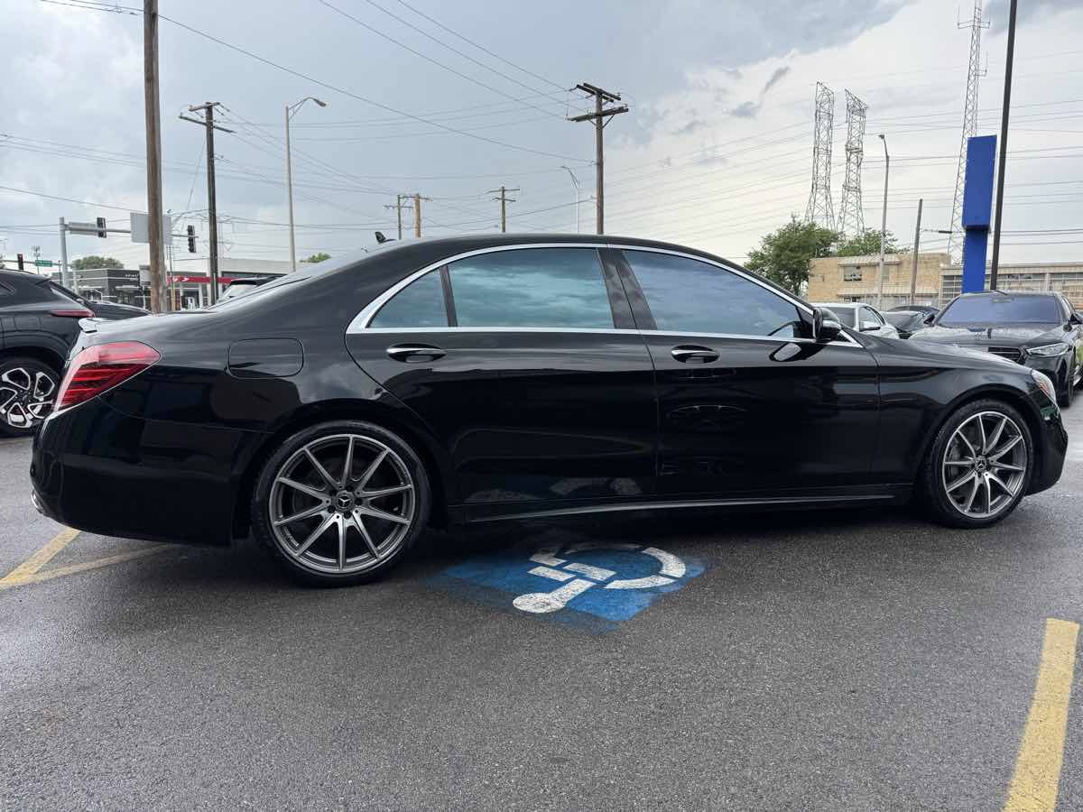 Used 2019 Mercedes-Benz S 560 Sedan image 4