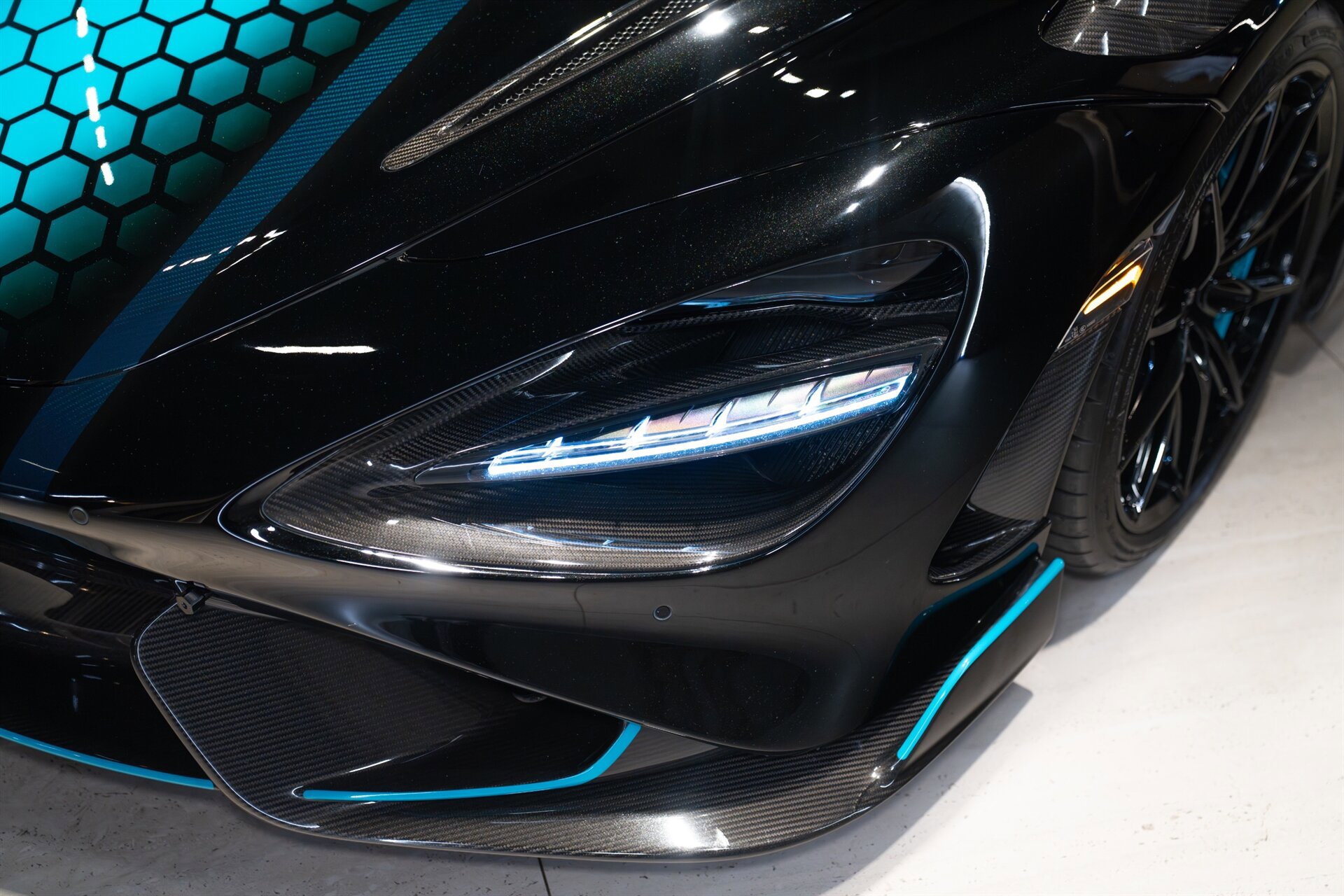 Used 2022 McLaren 765LT RWD image 14