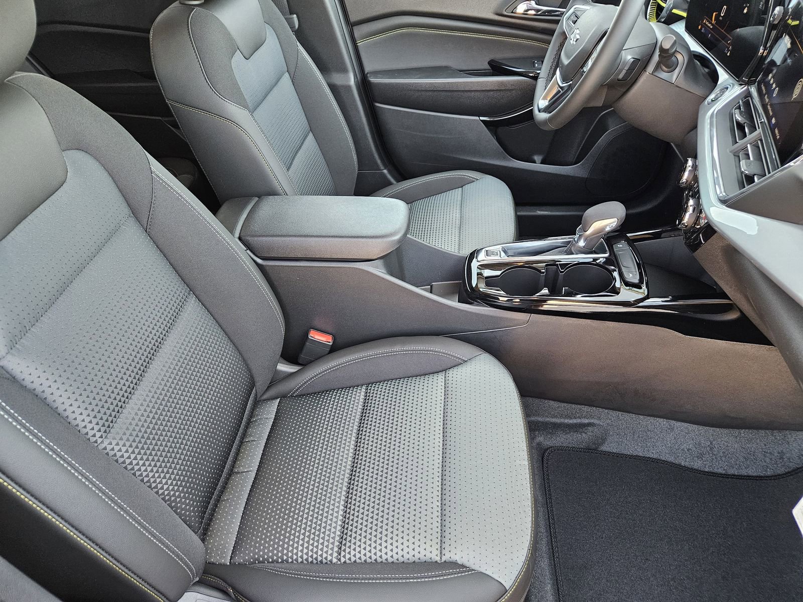 New 2026 Chevrolet Trax LT w/ Driver Confidence Package image 16