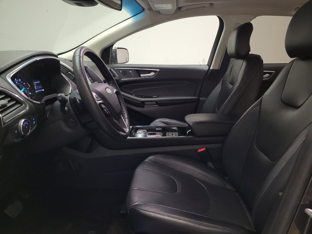 Used 2019 Ford Edge Titanium w/ Equipment Group 301A AWD/4WD image 17