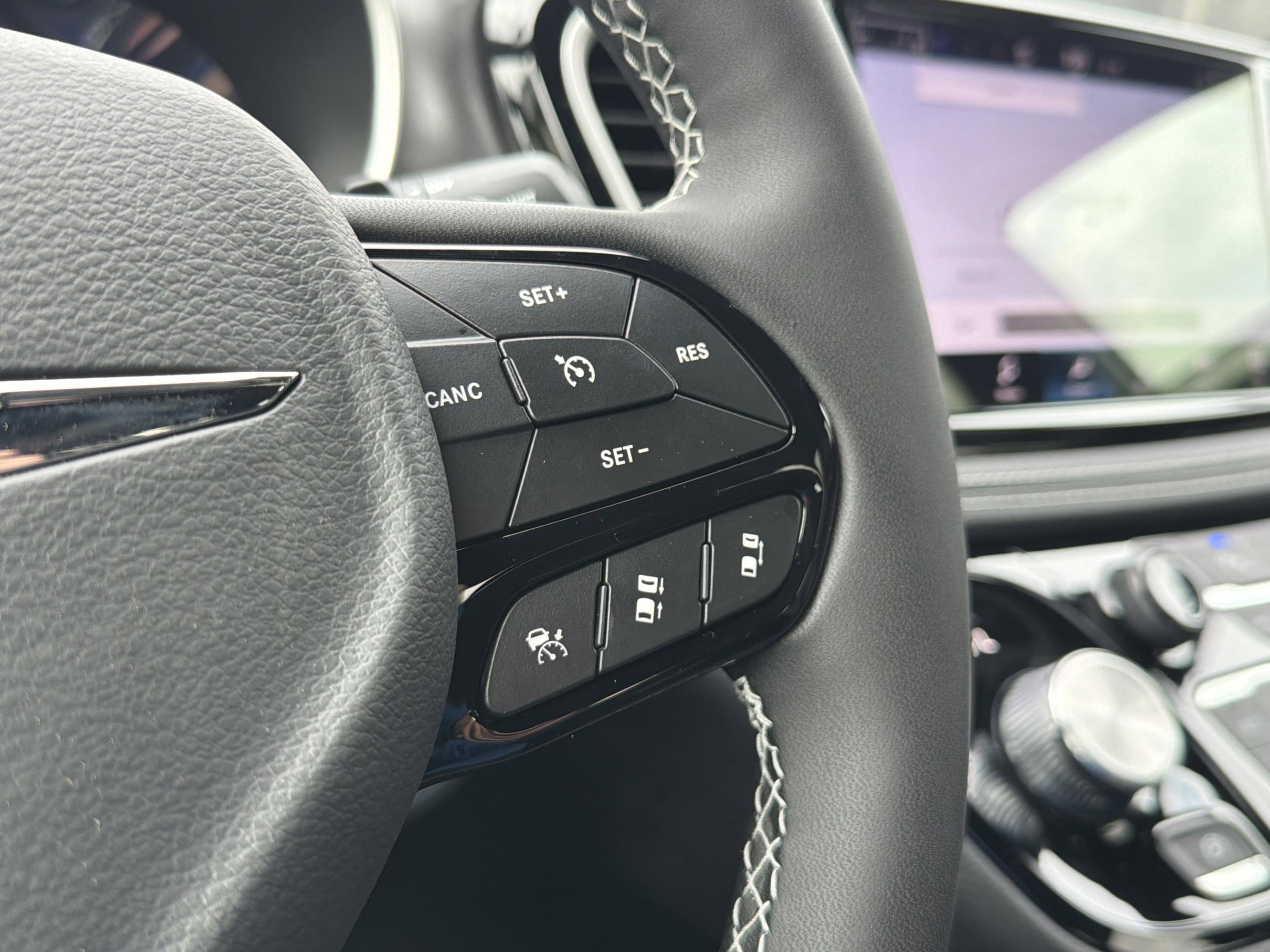 New 2026 Chrysler Pacifica Select image 12